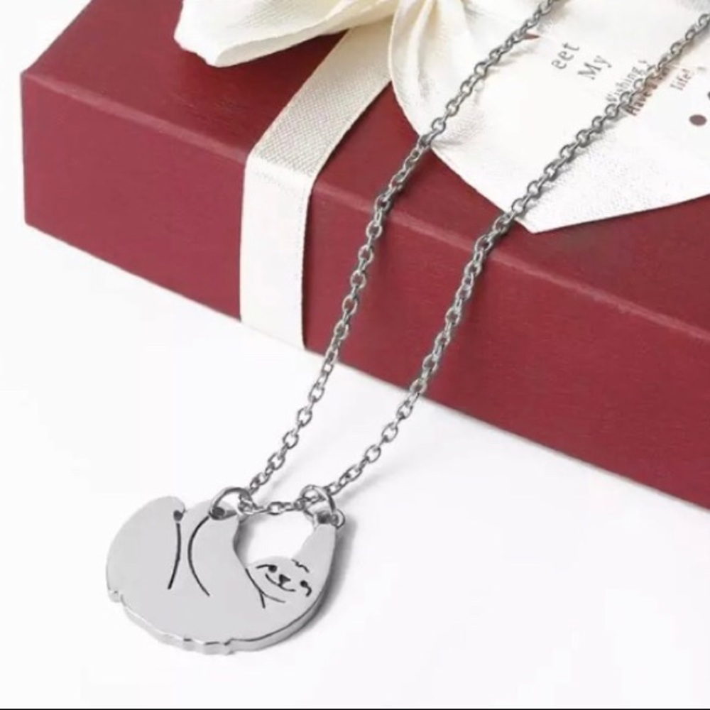 NEW!๐๐SLOTH NECKLACE!๐SERIOUSLY SWEET!๐๐LOVE! - Picture 2 of 8